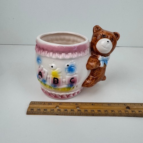 Vtg small tabletop - small, round